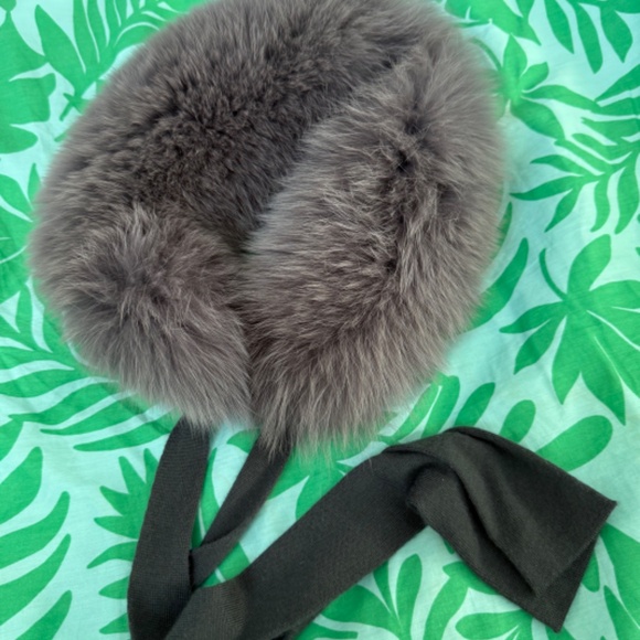 RARE Giorgio Armani Fur Neck Collar Wrap - Picture 1 of 10